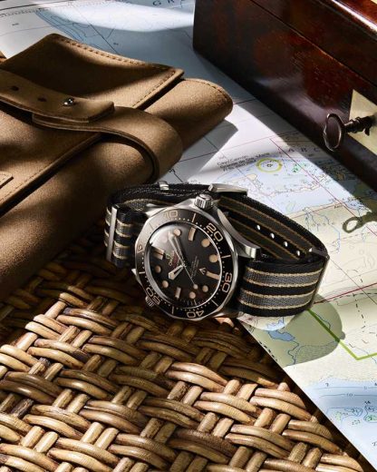 Omega 007*** Edition Seamaster Diver 300M 42 mm, Titan mit NATO-Armband 210.92.42.20.01.001 – Bild 3