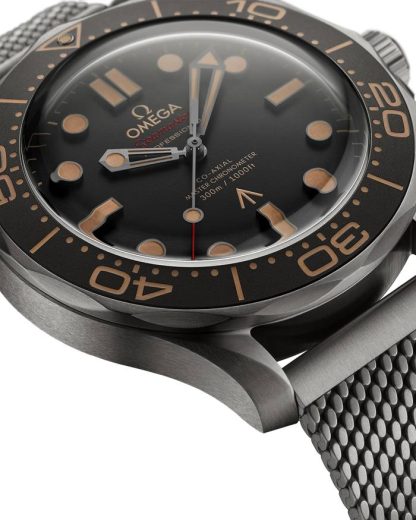 Omega 007*** Edition Seamaster Diver 300M 42 mm, Titan mit Titanband 210.90.42.20.01.001 – Bild 3
