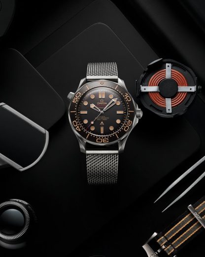Omega 007*** Edition Seamaster Diver 300M 42 mm, Titan mit Titanband 210.90.42.20.01.001 – Bild 5