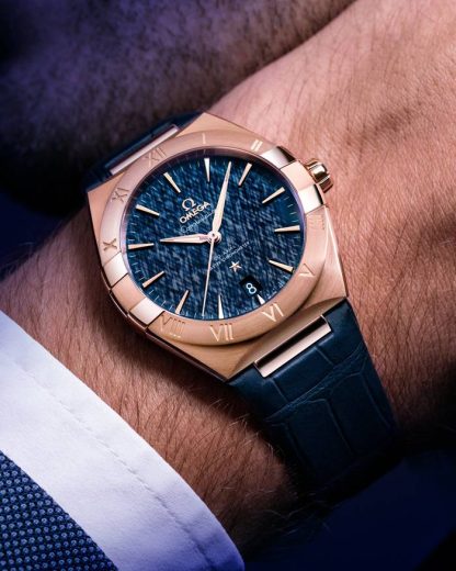 Omega Constellation 39 mm, Sedna™-Gold mit Lederarmband 131.53.39.20.03.001 – Bild 4