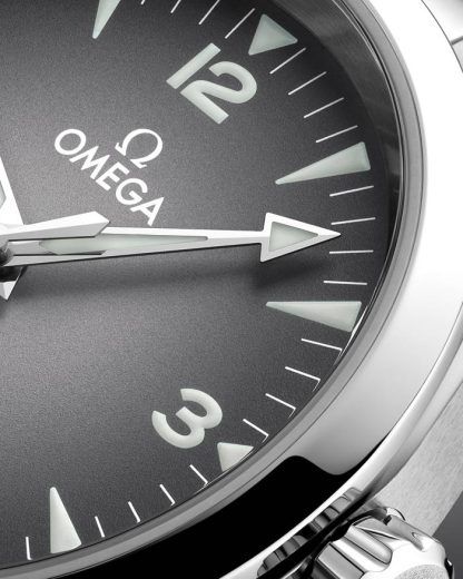Omega Neu Seamaster Railmaster 38 mm, Stahl mit Stahlarmband 235.10.38.20.06.001 – Bild 5