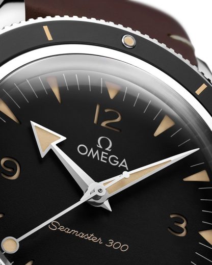 Omega Seamaster 300 41 mm, Stahl mit Lederarmband 234.32.41.21.01.001 – Bild 3