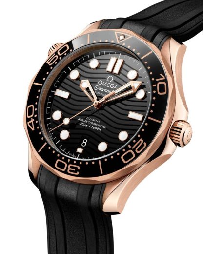 Omega Seamaster Diver 300M 42 mm, Sedna™-Gold mit Kautschukband 210.62.42.20.01.002 – Bild 3