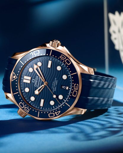 Omega Seamaster Diver 300M 42 mm, Sedna™-Gold mit Kautschukband 210.62.42.20.03.001 – Bild 3