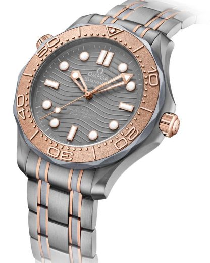 Omega Seamaster Diver 300M 42 mm, Titan – Tantal – Sedna™-Gold mit Titan – Tantal – Sedna™-Gold 210.60.42.20.99.001 – Bild 3