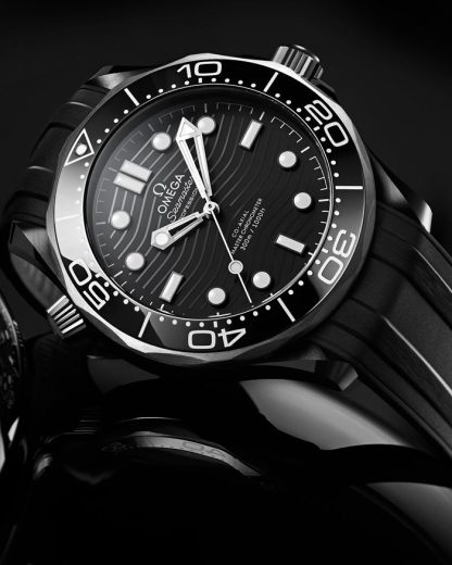 Omega Seamaster Diver 300M 43,5 mm, Schwarze Keramik mit Kautschukband 210.92.44.20.01.001 – Bild 3
