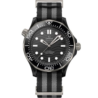 Omega Seamaster Diver 300M 43,5 mm, Schwarze Keramik mit NATO-Armband 210.92.44.20.01.002