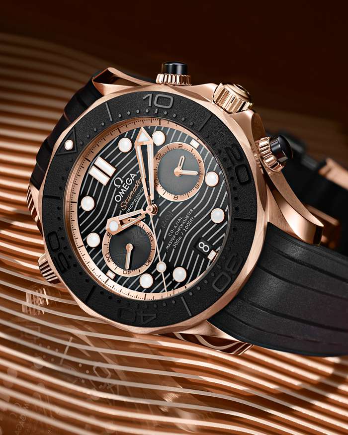 Omega Seamaster Diver 300M 44 mm, Sedna™-Gold mit Kautschukband 210.62.44.51.01.001 – Bild 4