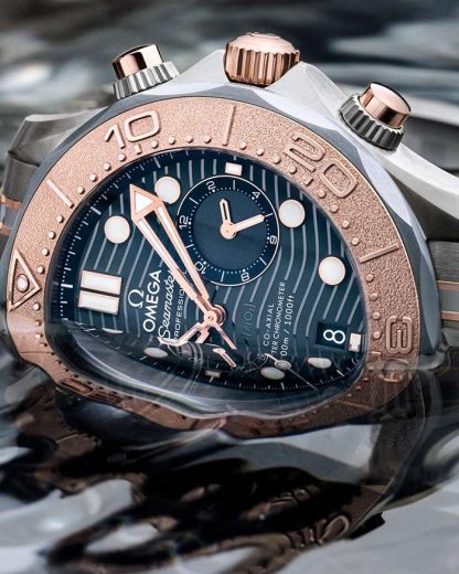 Omega Seamaster Diver 300M 44 mm, Titan – Tantal – Sedna™-Gold mit Titan – Tantal – Sedna™-Gold 210.60.44.51.03.001 – Bild 4