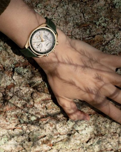 Omega Speedmaster 38 38 mm, Gelbgold mit Lederarmband 324.68.38.50.02.004 – Bild 4