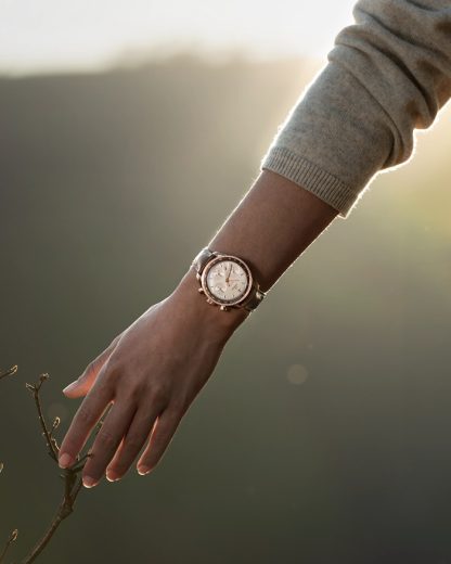 Omega Speedmaster 38 38 mm, Sedna™-Gold mit Lederarmband 324.68.38.50.02.003 – Bild 5